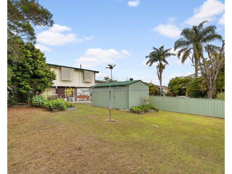 8 Suzanne Street, Wynnum West QLD 4178