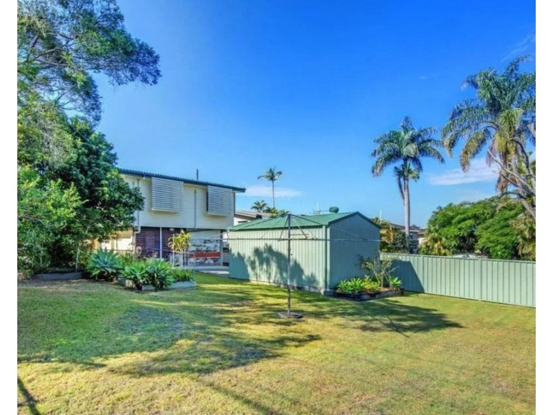 8 Suzanne Street, Wynnum West QLD 4178