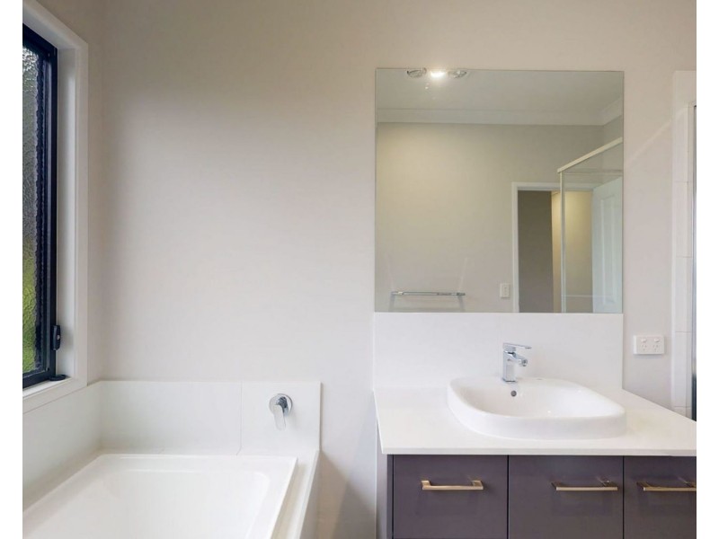 21 Carbethon Street, Manly West QLD 4179