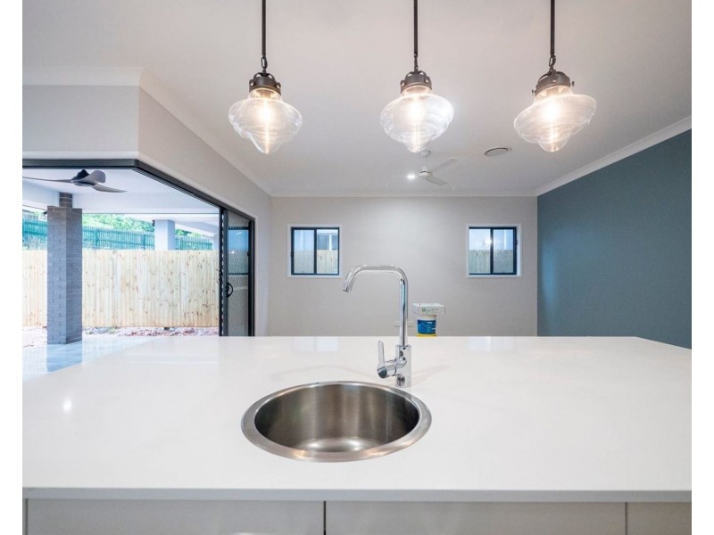 21 Carbethon Street, Manly West QLD 4179