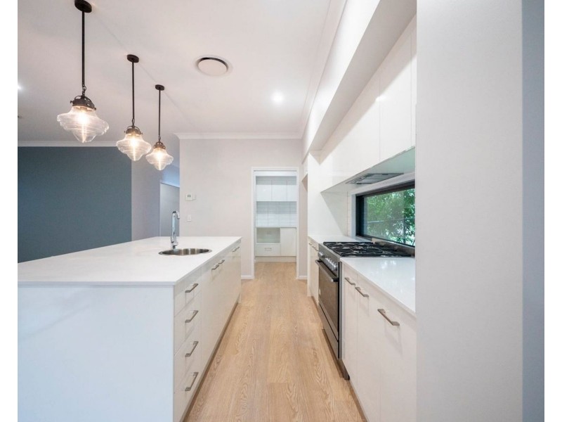 21 Carbethon Street, Manly West QLD 4179