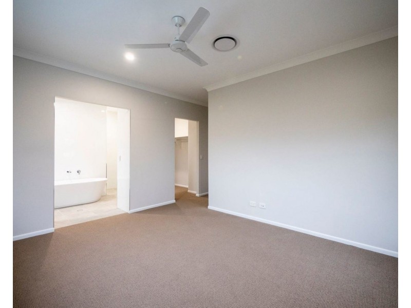 21 Carbethon Street, Manly West QLD 4179