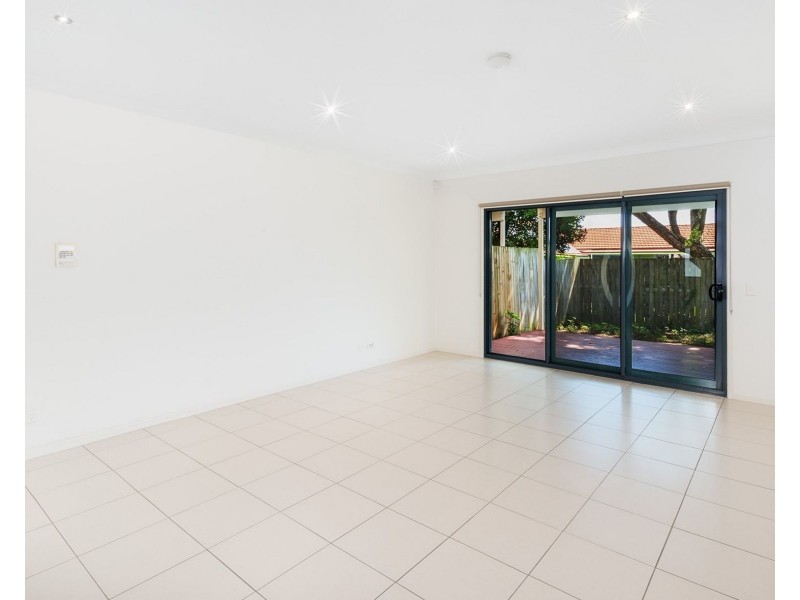 10/265 Cavendish Road, Coorparoo QLD 4151