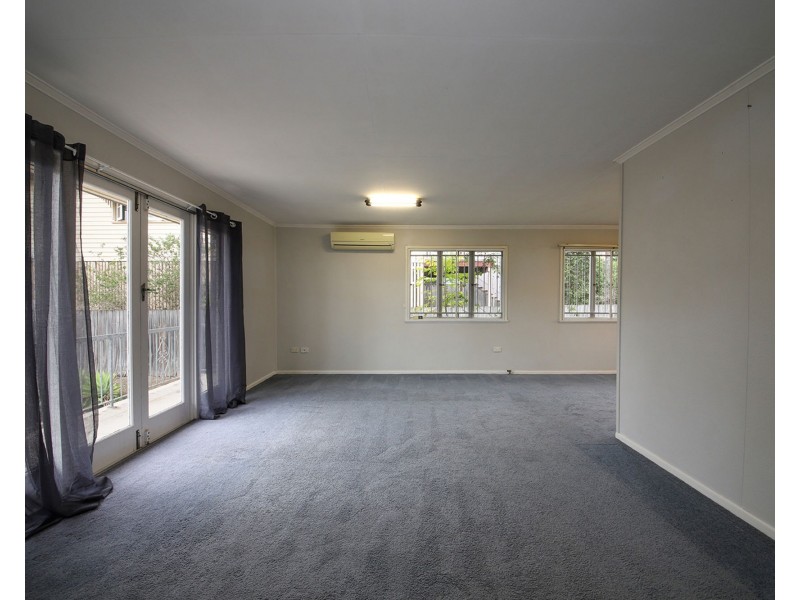 61 Stanley Road, Camp Hill QLD 4152