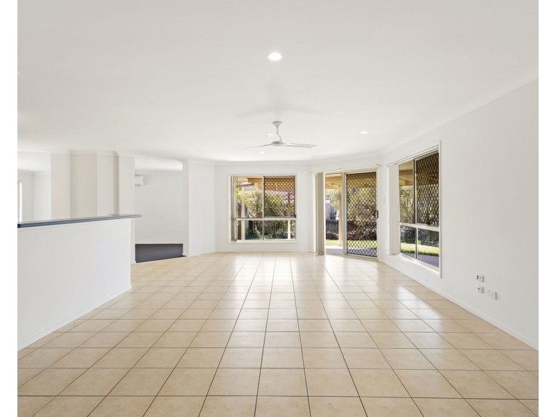 4 Creekside Circuit, Victoria Point QLD 4165