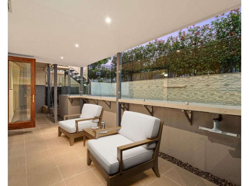 83 Clara Street, Camp Hill QLD 4152