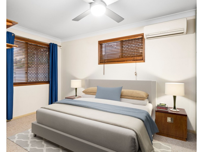 83 Clara Street, Camp Hill QLD 4152