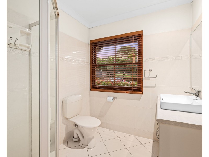 83 Clara Street, Camp Hill QLD 4152