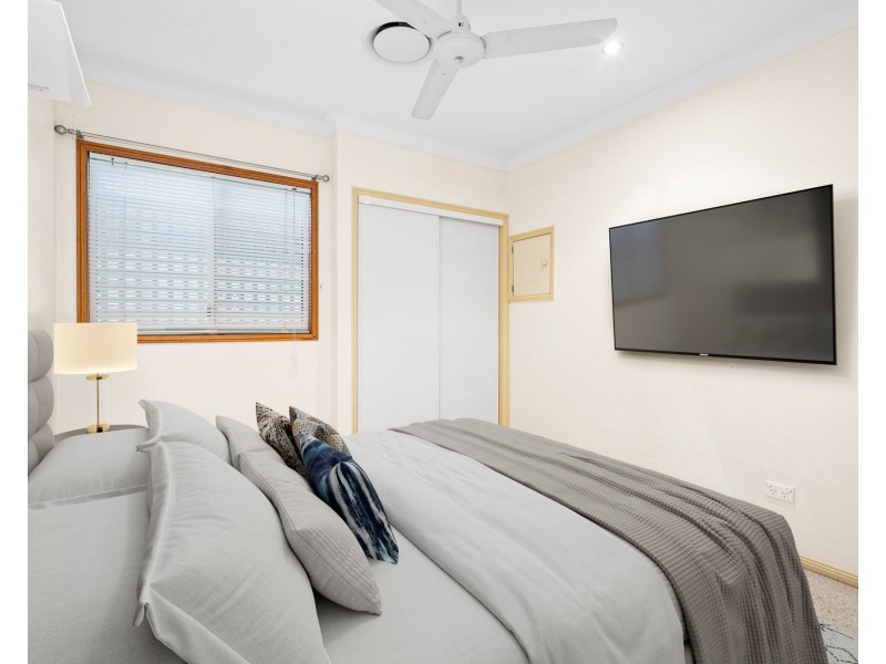 83 Clara Street, Camp Hill QLD 4152