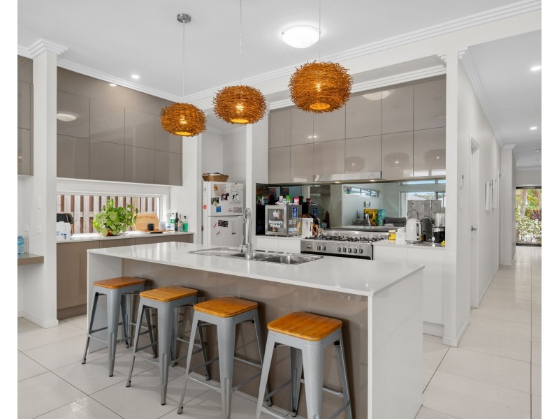 11 Seawater Street, Thornlands QLD 4164