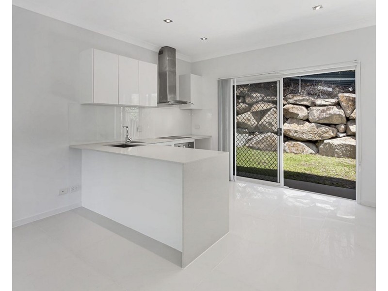 11 Hillside Crescent, Seven Hills QLD 4170
