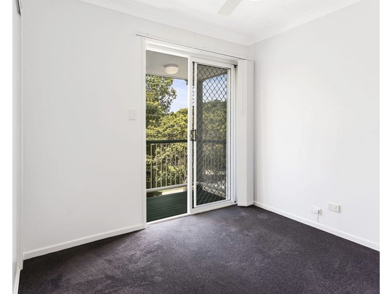 11 Hillside Crescent, Seven Hills QLD 4170