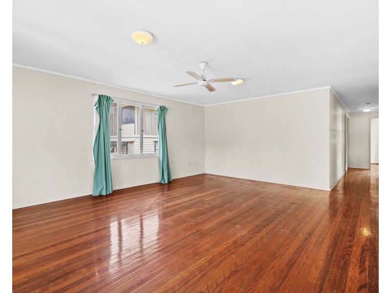 46 Barter Avenue, Holland Park QLD 4121