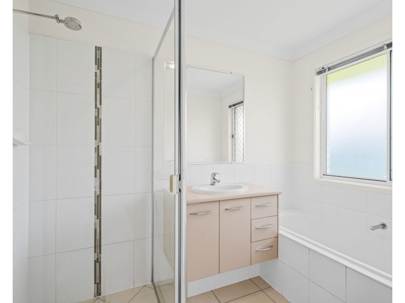 17 Whipbird Circuit, Victoria Point QLD 4165