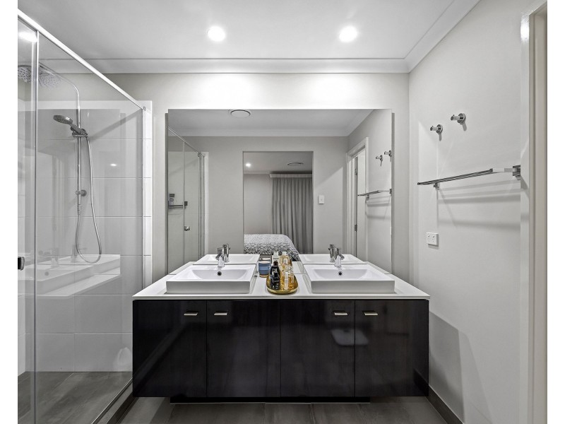 60 Majestic Crescent, Hemmant QLD 4174