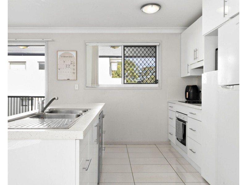 11/108 Nicholson Street, Greenslopes QLD 4120