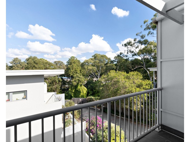 11/108 Nicholson Street, Greenslopes QLD 4120