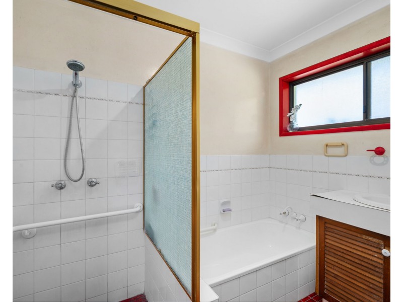 8 Gurnai Street, Belmont QLD 4153