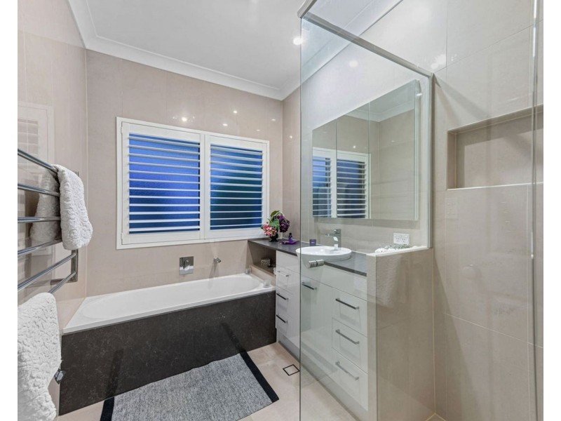 32 Homewood Place, Carindale QLD 4152