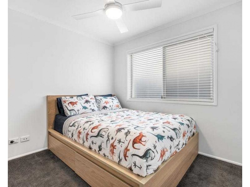 18 Morden Street, Birkdale QLD 4159