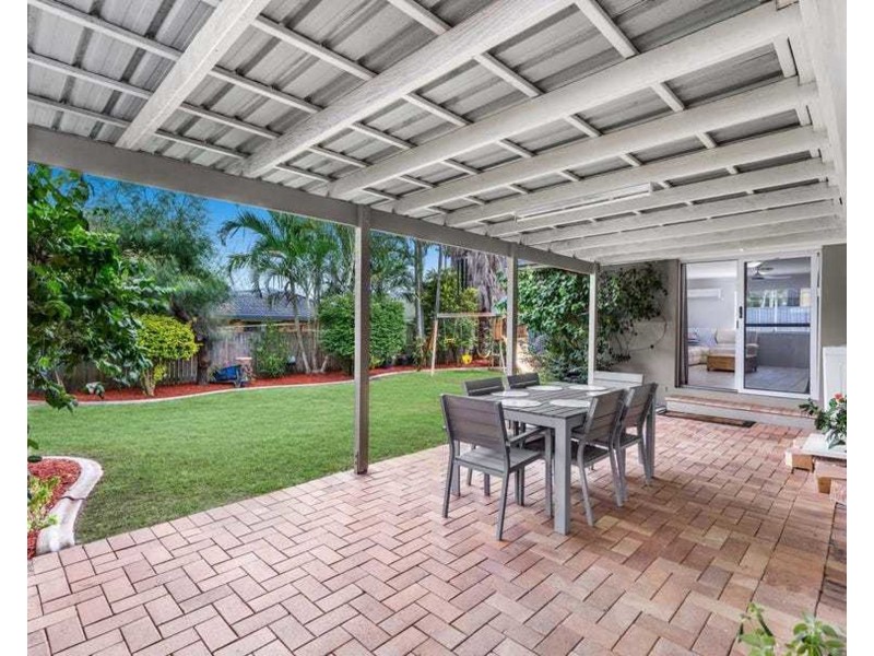18 Morden Street, Birkdale QLD 4159