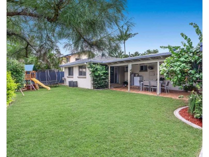 18 Morden Street, Birkdale QLD 4159