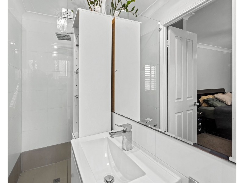 11 Caswell Street, East Brisbane QLD 4169