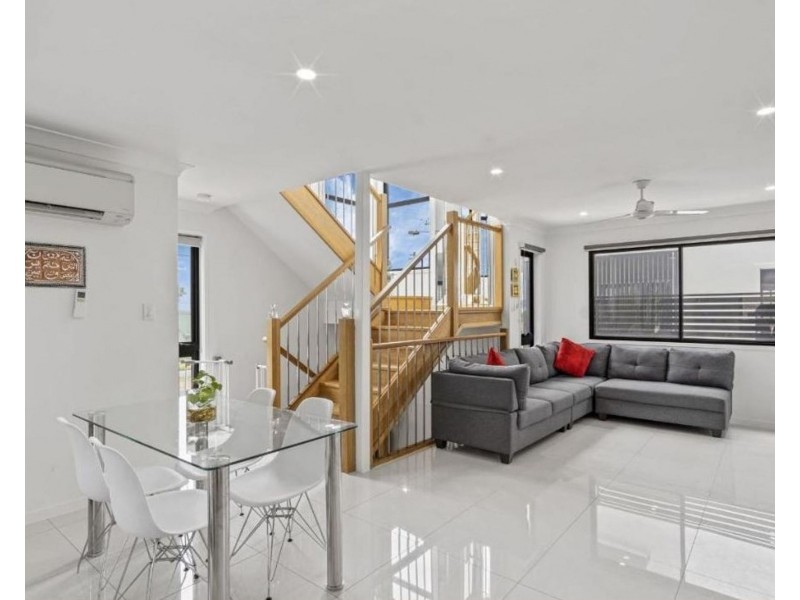 1/727 OLD CLEVELAND ROAD, Carina QLD 4152