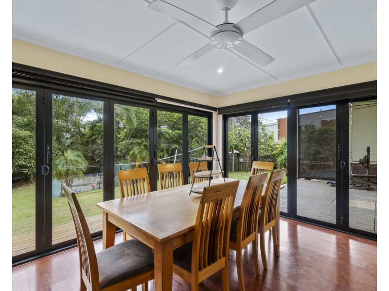 114 Seventeen Mile Rocks Road, Oxley QLD 4075