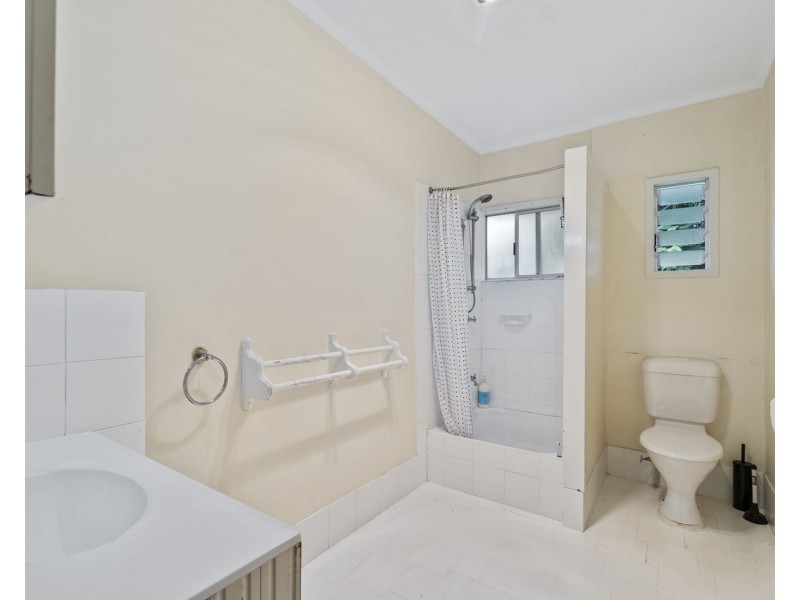 114 Seventeen Mile Rocks Road, Oxley QLD 4075