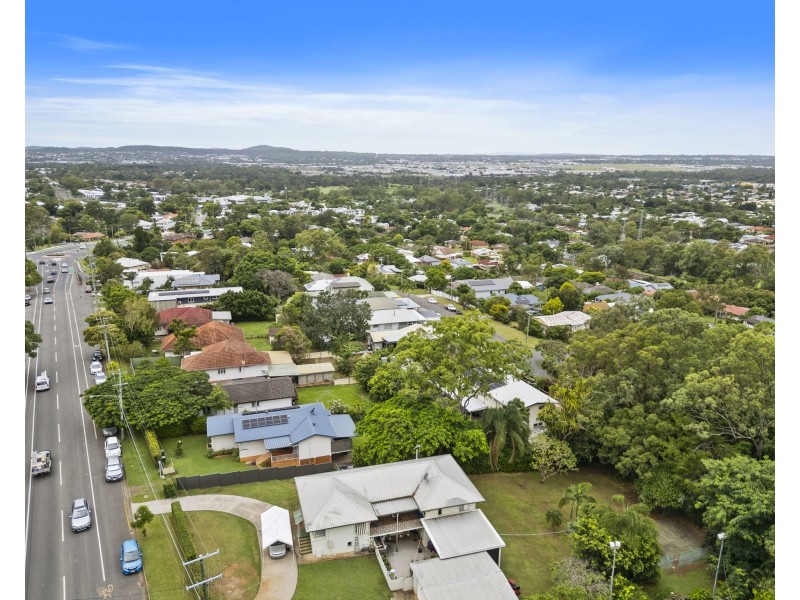 114 Seventeen Mile Rocks Road, Oxley QLD 4075