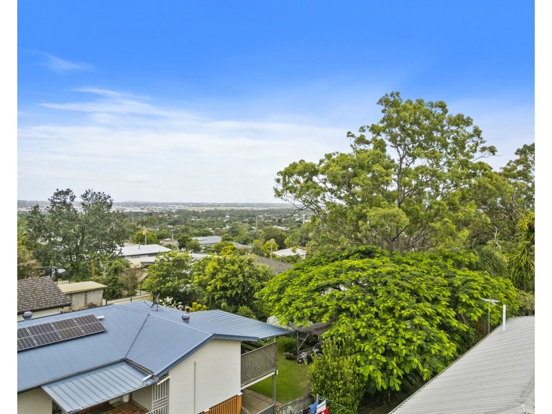 114 Seventeen Mile Rocks Road, Oxley QLD 4075