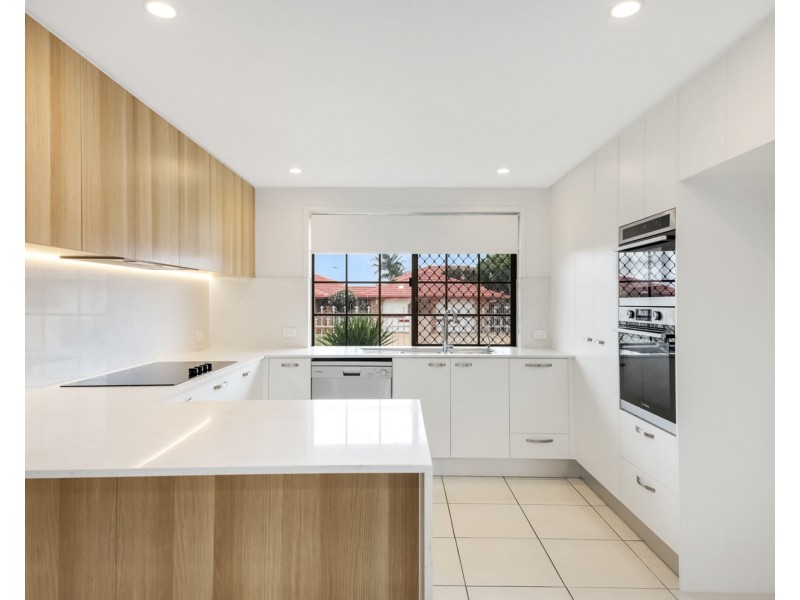 1 Hewton Ct, Wishart QLD 4122