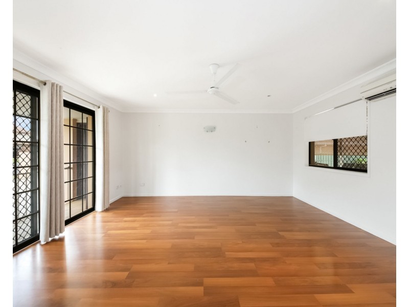 1 Hewton Ct, Wishart QLD 4122