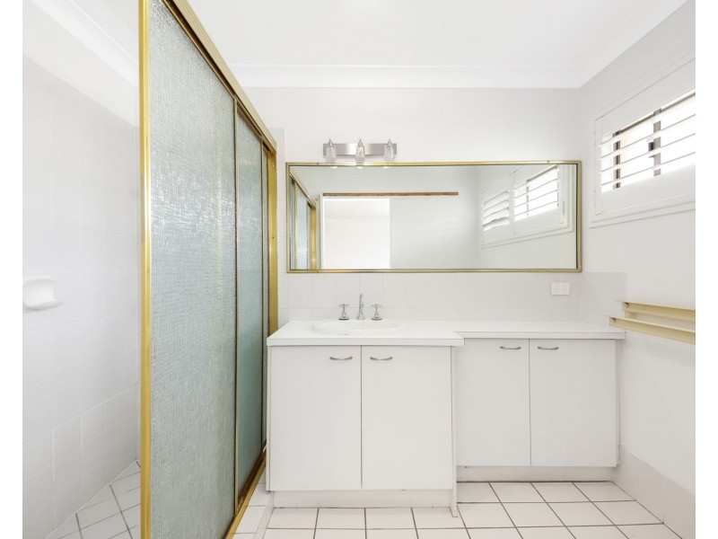 1 Hewton Ct, Wishart QLD 4122