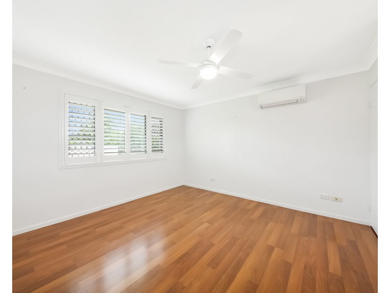 1 Hewton Ct, Wishart QLD 4122