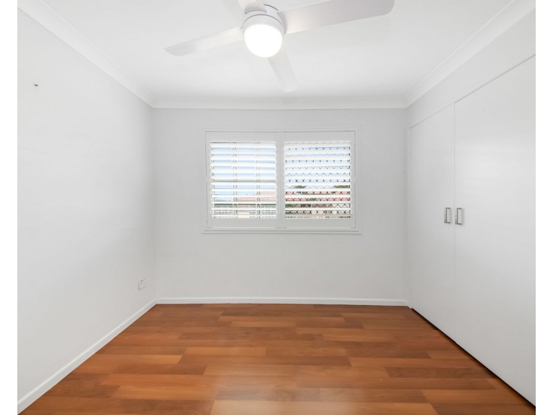 1 Hewton Ct, Wishart QLD 4122