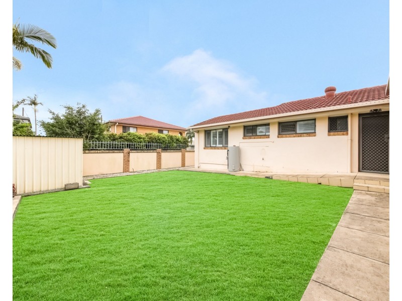 1 Hewton Ct, Wishart QLD 4122