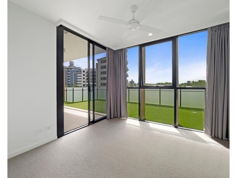 205/17 Deshon Street, Woolloongabba QLD 4102