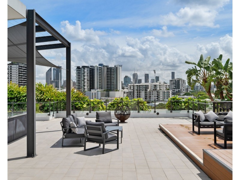 211/8 Holden Street, Woolloongabba QLD 4102