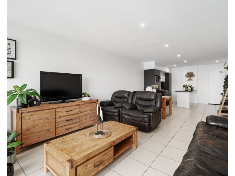 211/8 Holden Street, Woolloongabba QLD 4102