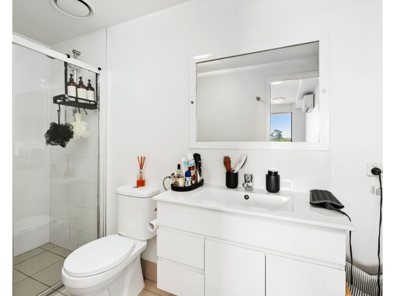 211/8 Holden Street, Woolloongabba QLD 4102