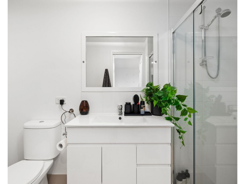 211/8 Holden Street, Woolloongabba QLD 4102