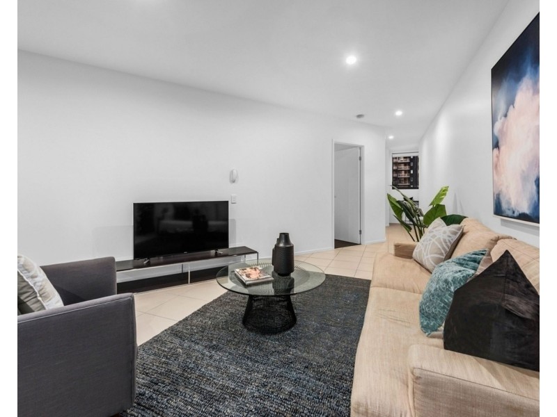 415/8 Holden Street, Woolloongabba QLD 4102