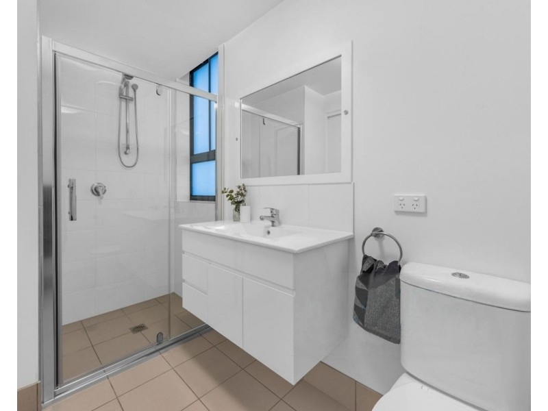 415/8 Holden Street, Woolloongabba QLD 4102