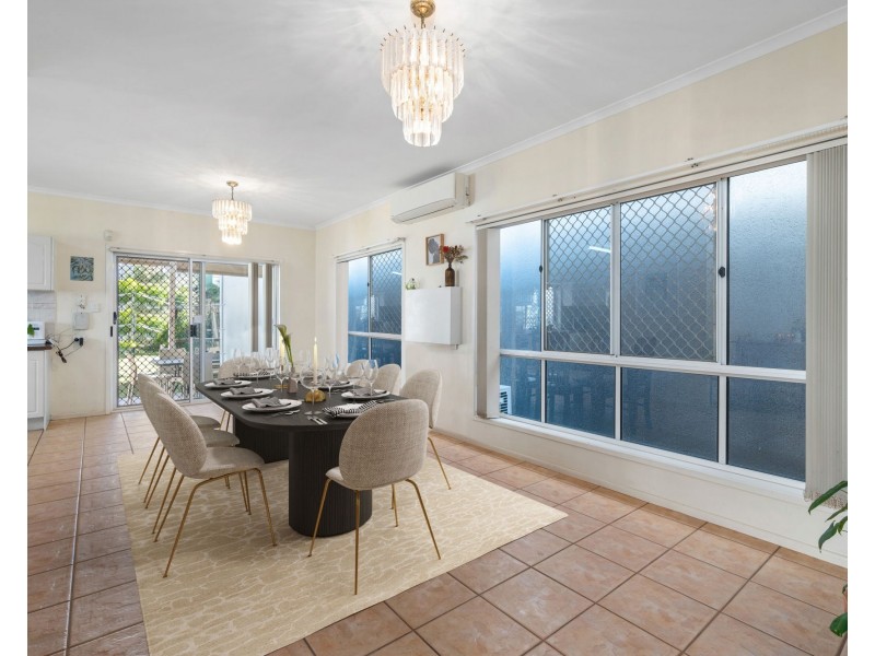 33 Wolseley Street, Woolloongabba QLD 4102