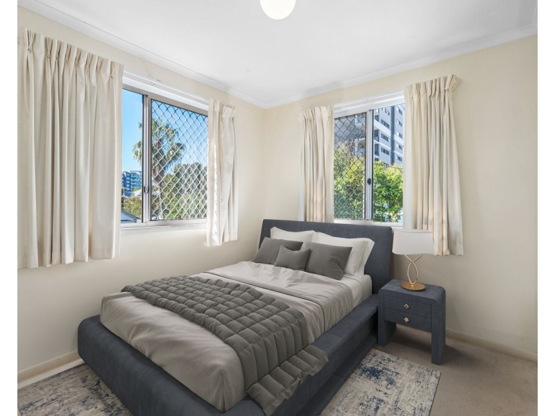 33 Wolseley Street, Woolloongabba QLD 4102