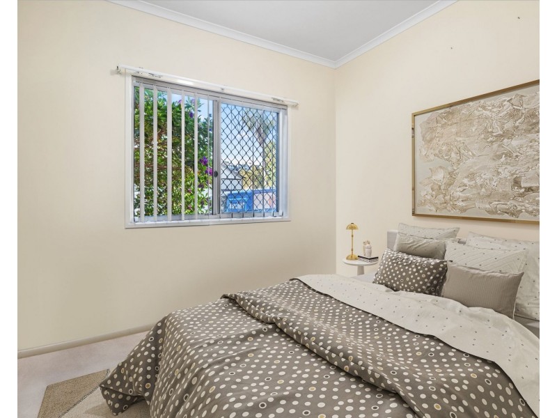 33 Wolseley Street, Woolloongabba QLD 4102