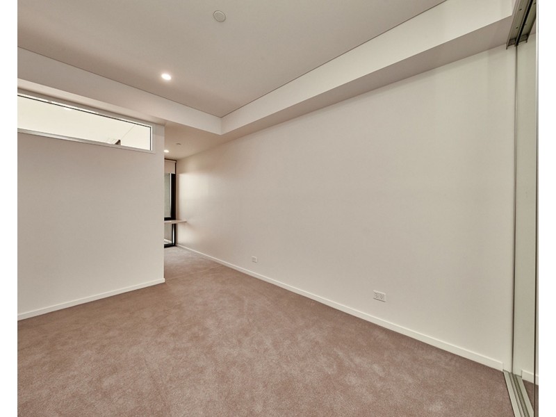 1005/62 Logan road, Woolloongabba QLD 4102