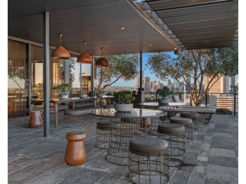 1005/62 Logan road, Woolloongabba QLD 4102